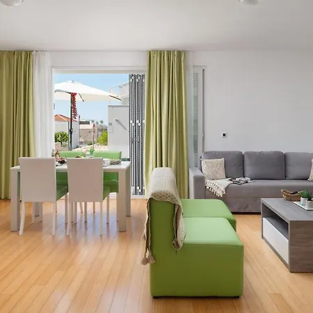 Sunny 1-bedroom 1211