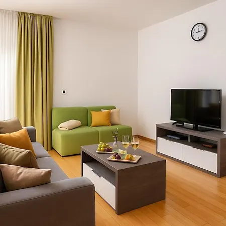 Sunny 1-bedroom 1211 Apartmán *