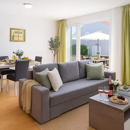 Apartmán Sunny 1-bedroom 1211 *