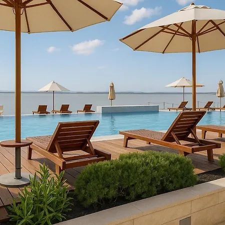 Sunny 1-bedroom 1211 *