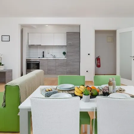 Sunny 1-bedroom 1211 Petrcane