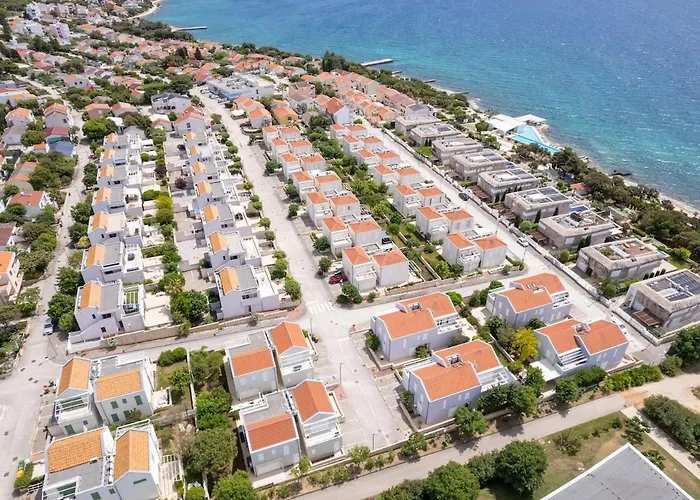 Sunny 1-bedroom 1211 * Petrcane