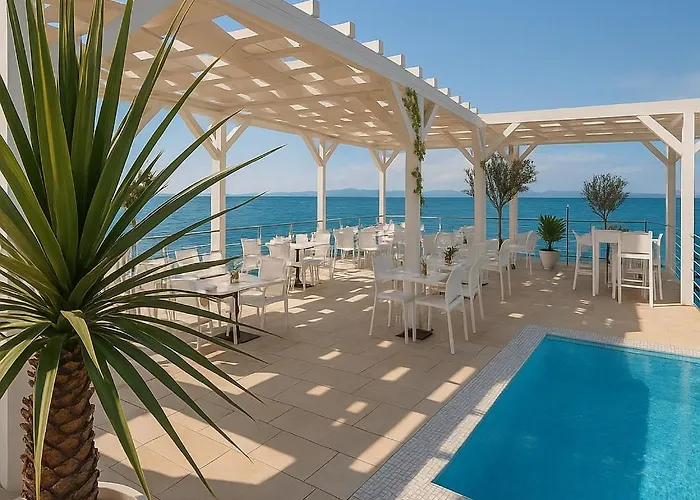 Sunny 1-bedroom 1211 *