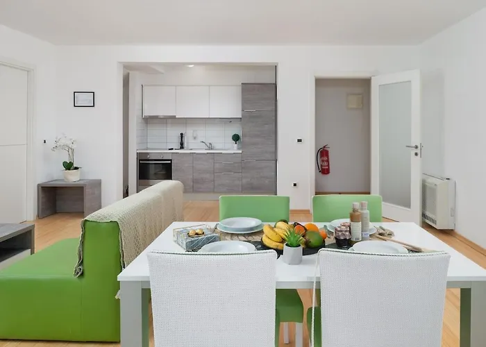 Sunny 1-bedroom 1211 Petrcane